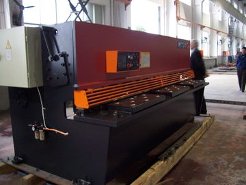 Machine de cisaillement hydraulique de commande numérique par ordinateur d'acier doux pour couper la plaque de métal