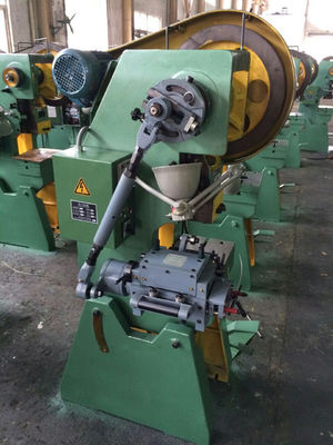 Alimentateur de bobines automatisé par automate programmable (API) à écran tactile, capable d'une alimentation précise de pièces de 20 mm de diamètre de bouchon de médicament en fabrication