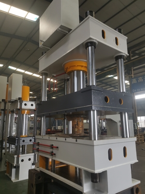 Presse hydraulique de 250 tonnes pour faire le couvercle du réservoir du transformateur