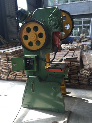 Machine de presse mécanique automatique CNC pour le travail des métaux 10 ans