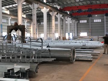 Frein à presse CNC Q345 d'épaisseur de mât élevée avec une distance de 2600 mm entre les colonnes et la presse hydraulique